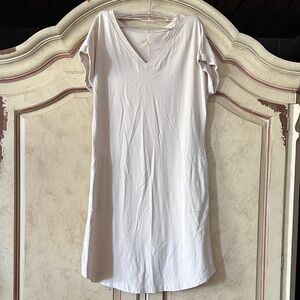 Belle by Kim Gravel Light Cream V-Neck Midi Dress size Medium